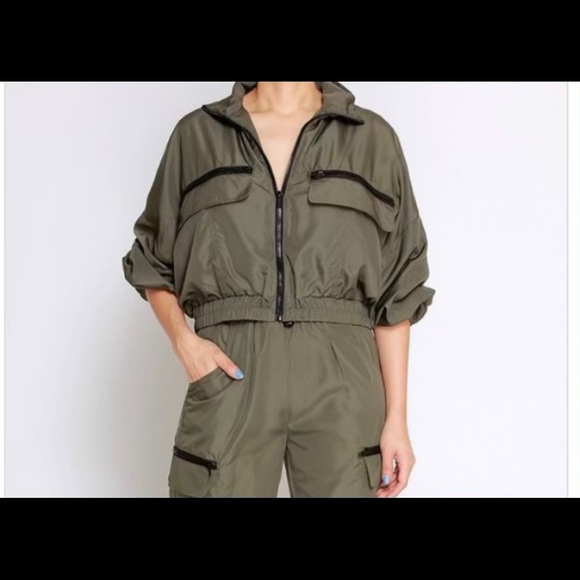 💫 Tracksuit - Picture 2 of 3